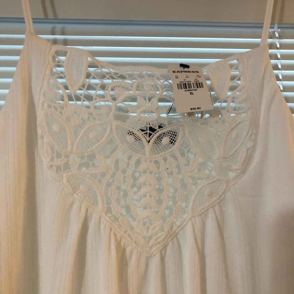 Express Top NWT - Picture 6 of 6
